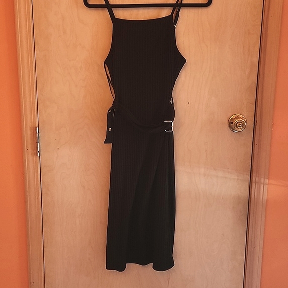 Say What Black Short Sleeves Mid length Con Dress with Belt - Picture 1 of 7